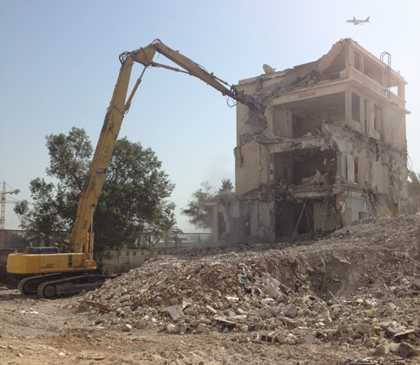 Long reach excavators For Demolition of high Buildings  more than  24 meter